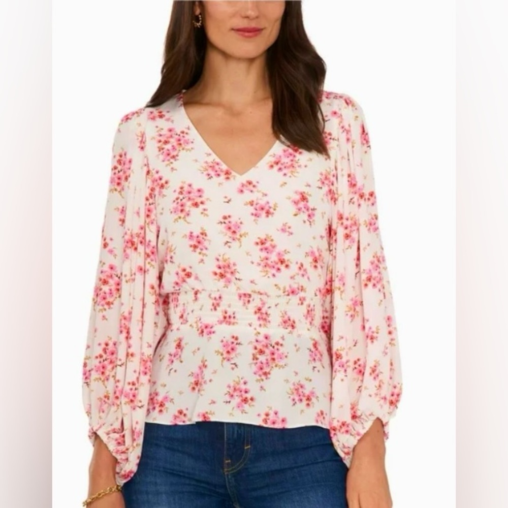 ✨NWT✨ VINCE CAMUTO Smocked Semi Sheer Floral Balloon Sleeve V Neck Top